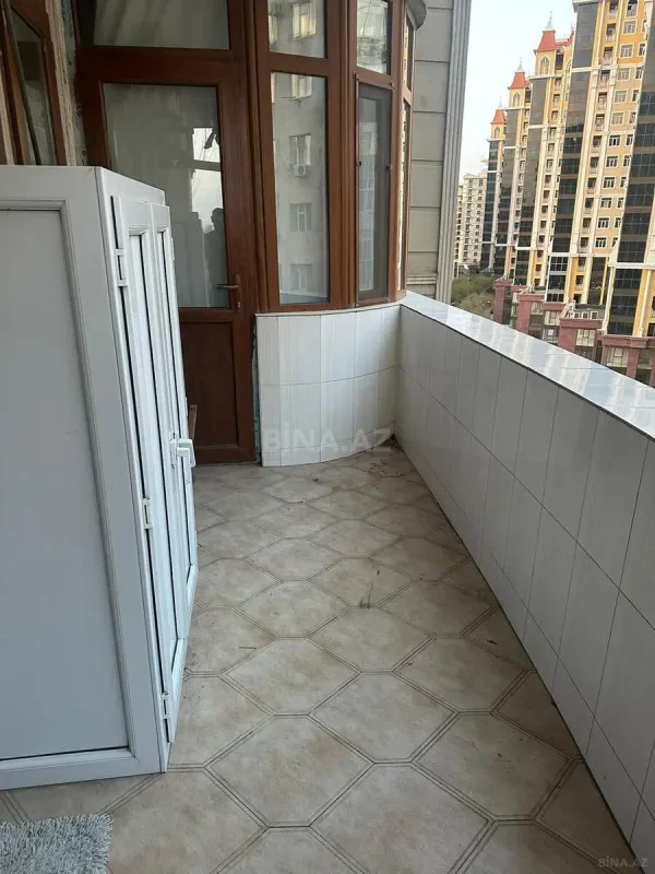 Satılır 2 otaqlı mənzil 117 m²