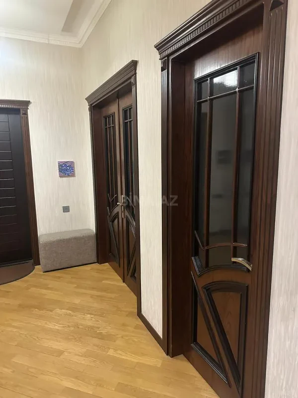 Satılır 2 otaqlı mənzil 117 m²