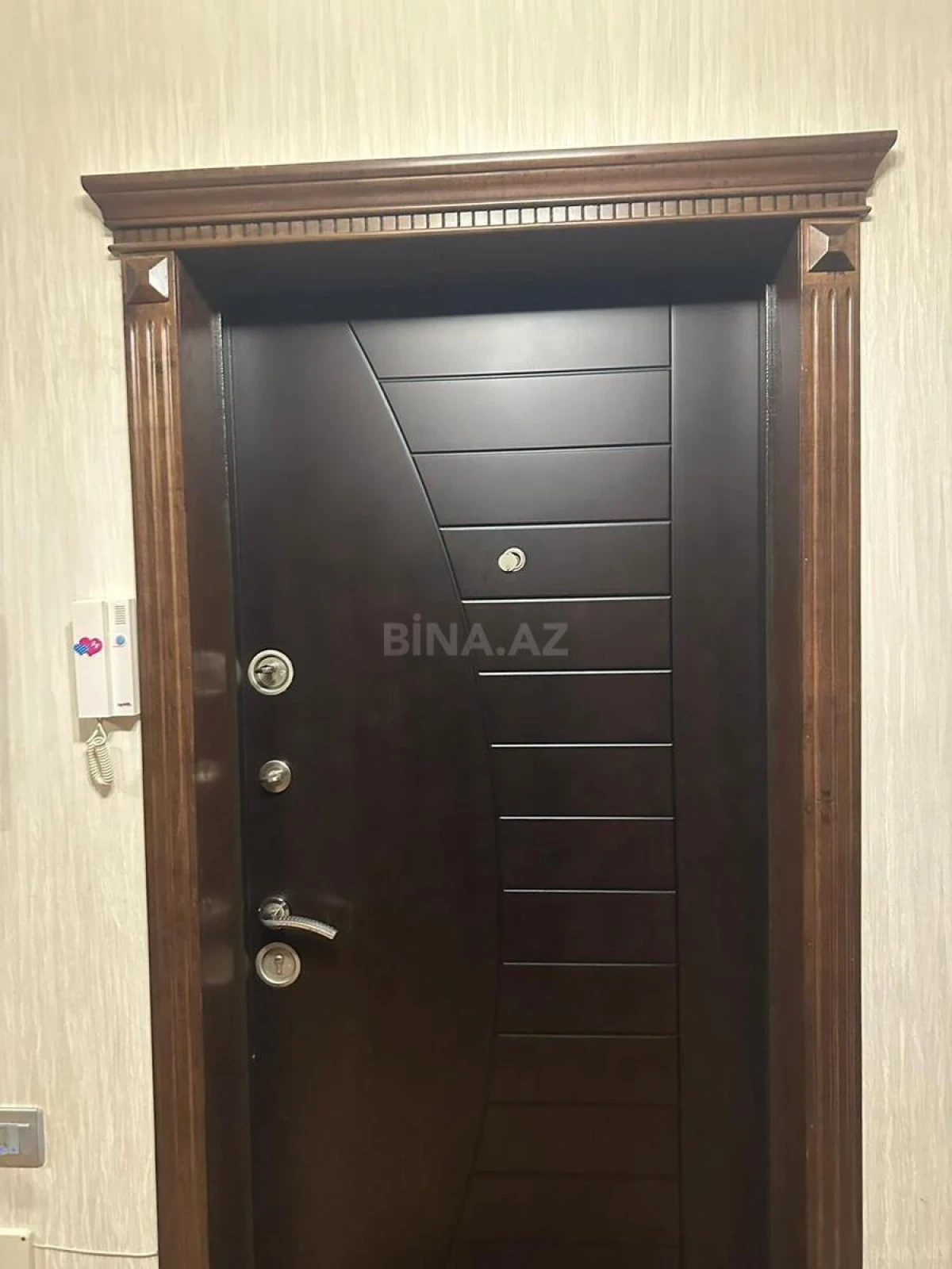 Satılır 2 otaqlı mənzil 117 m²