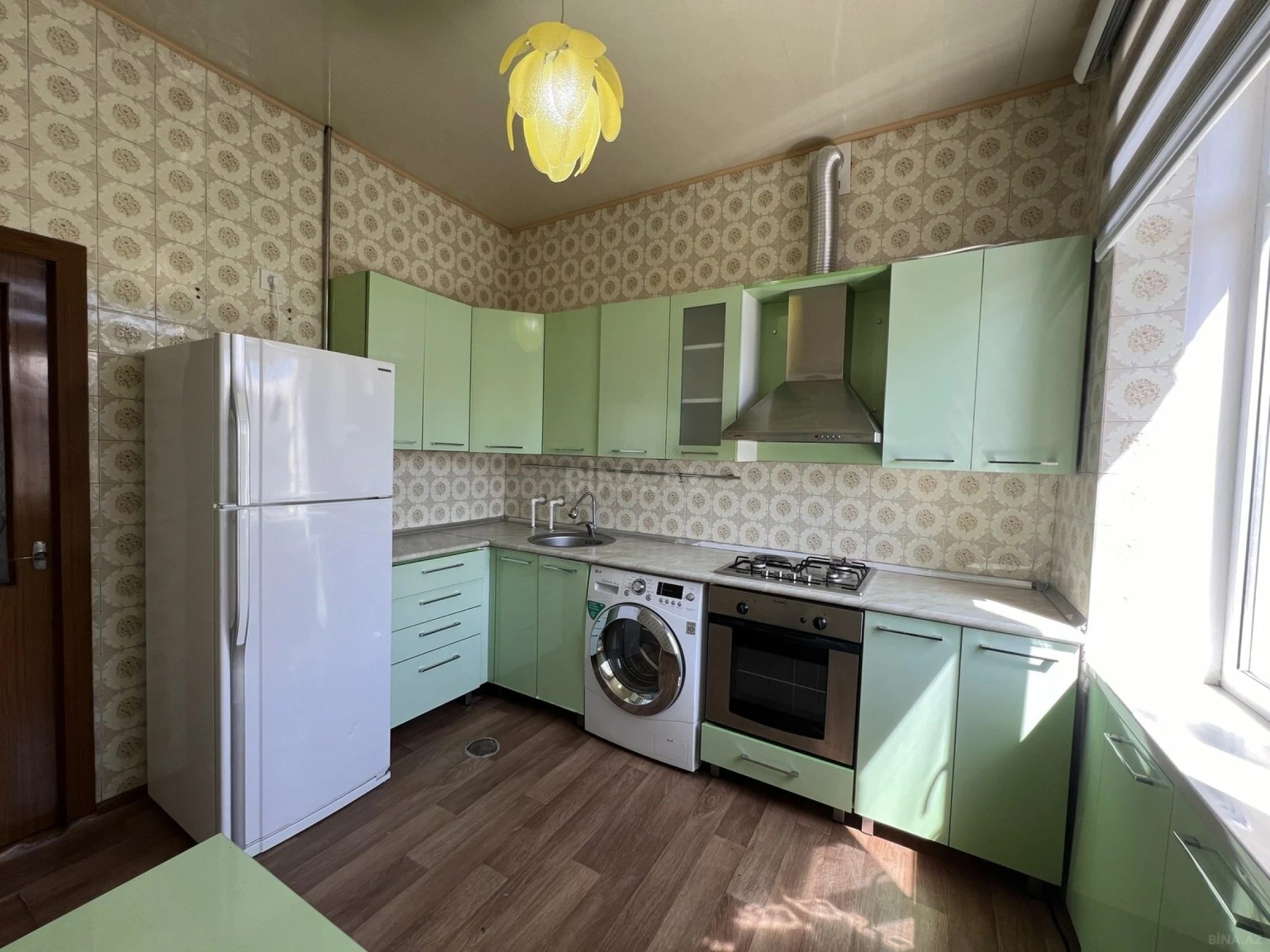 Satılır 3 otaqlı mənzil 110 m²