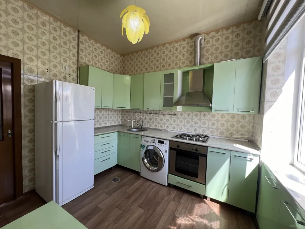 Satılır 3 otaqlı mənzil 110 m²