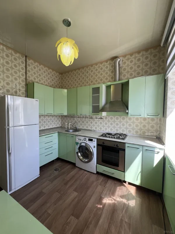 Satılır 3 otaqlı mənzil 110 m²