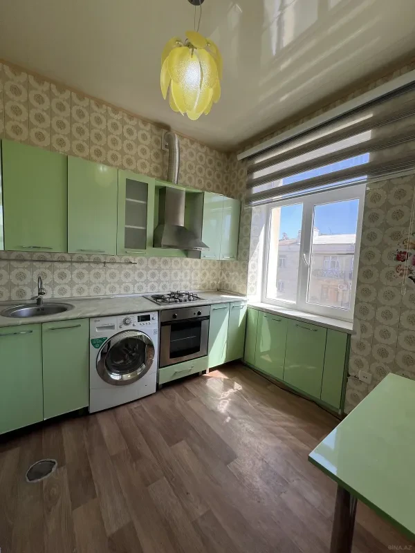 Satılır 3 otaqlı mənzil 110 m²