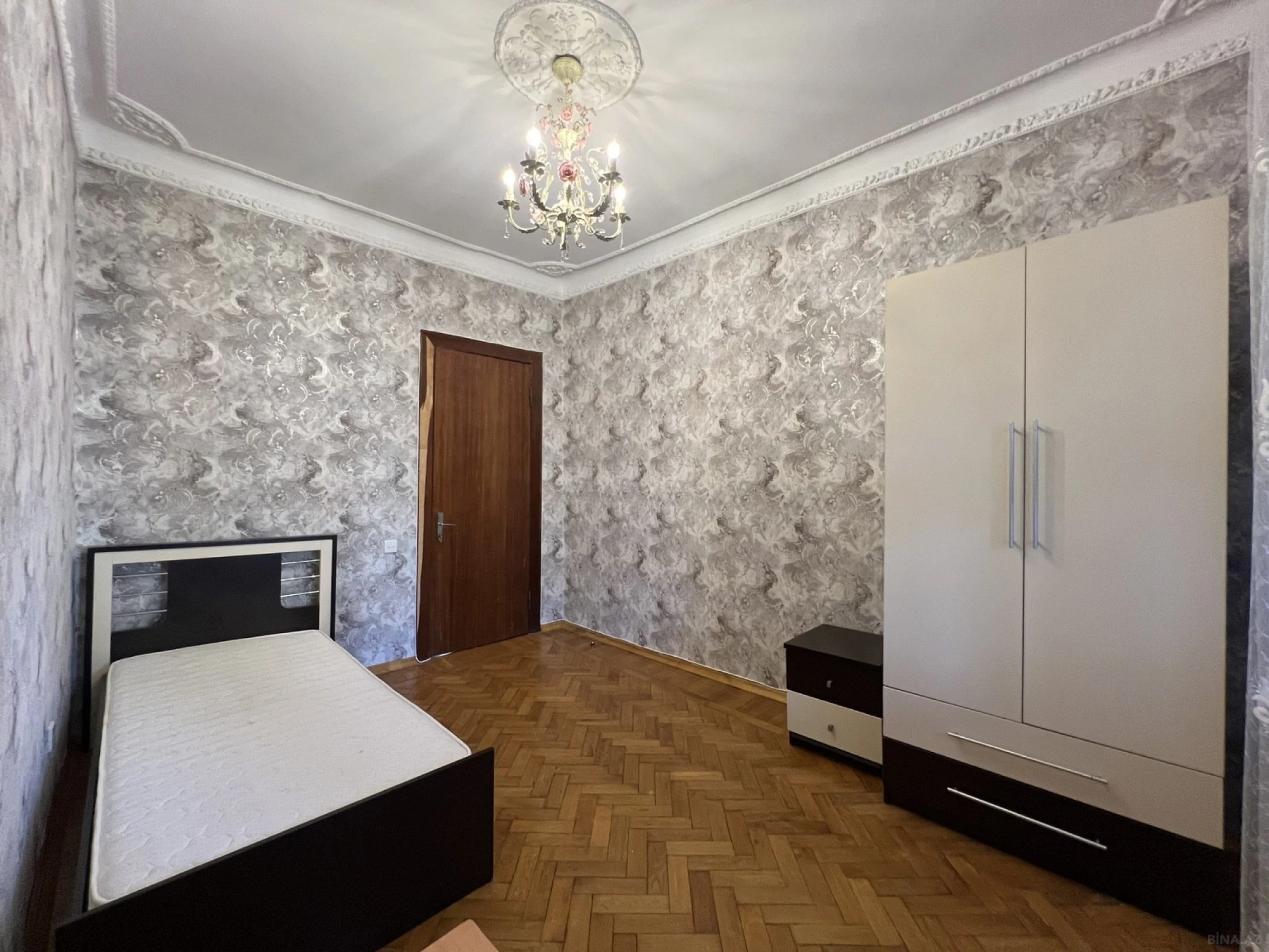 Satılır 3 otaqlı mənzil 110 m²