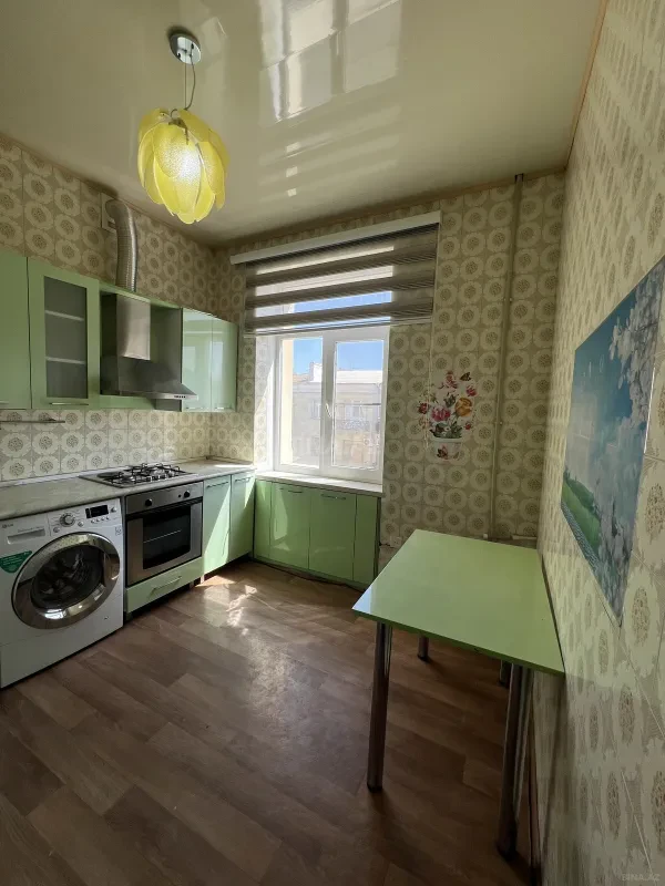 Satılır 3 otaqlı mənzil 110 m²