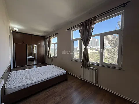 Satılır 3 otaqlı mənzil 110 m²