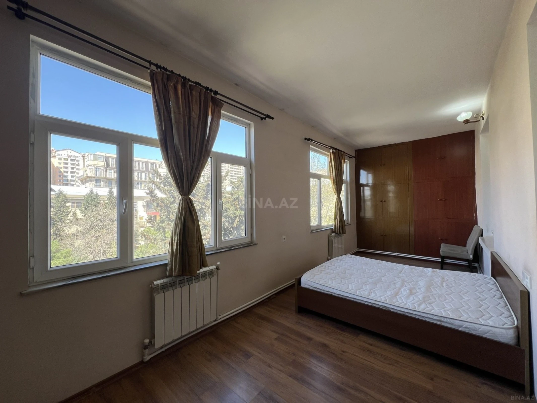 Satılır 3 otaqlı mənzil 110 m²