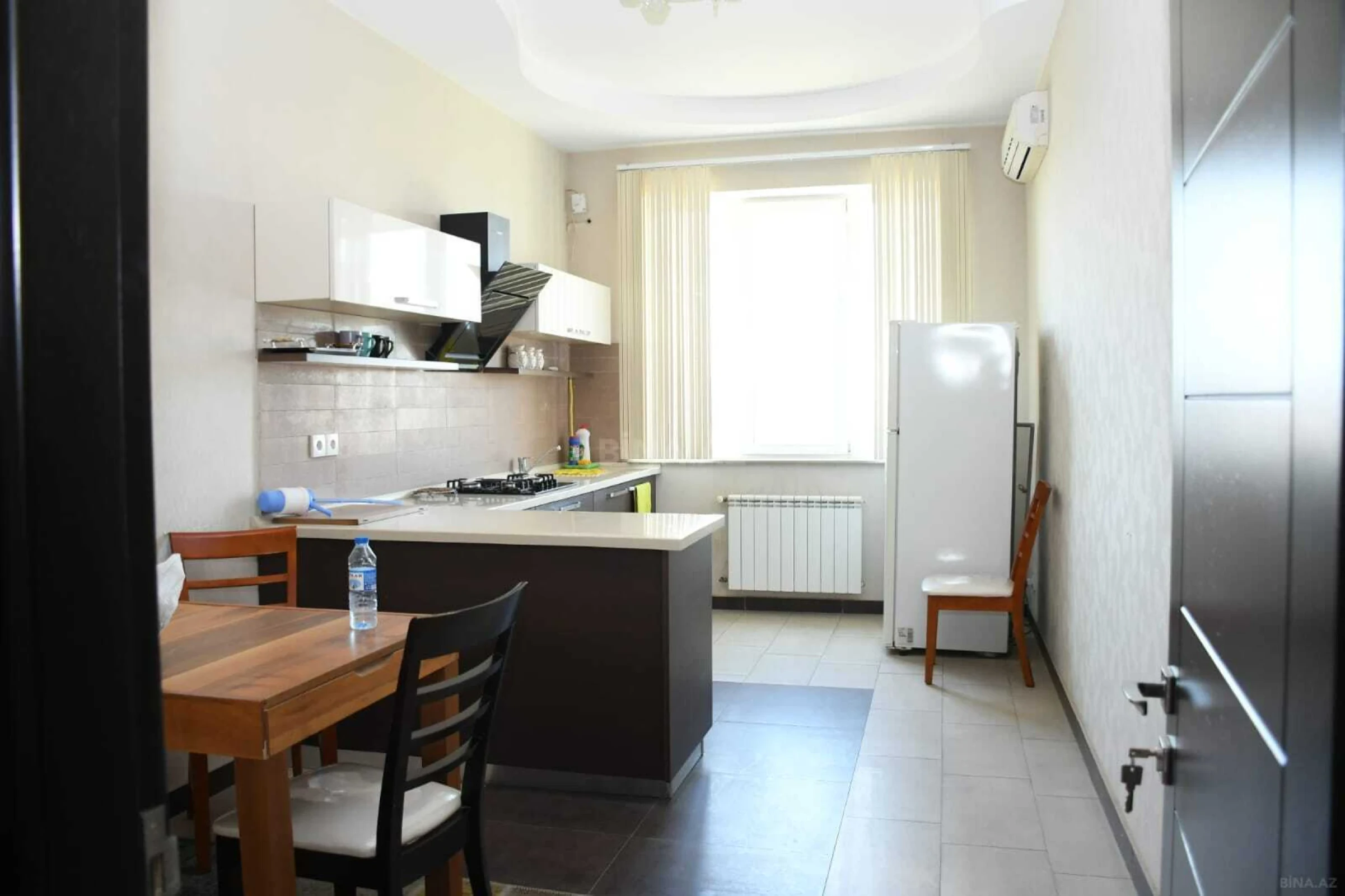 Kirayə verilir 6 otaqlı ofis 320 m²