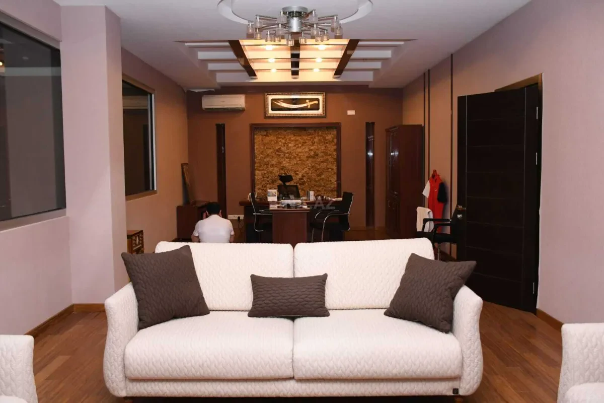 Kirayə verilir 6 otaqlı ofis 320 m²