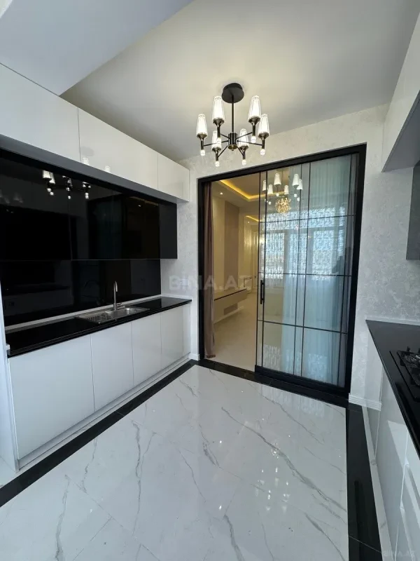 Satılır 3 otaqlı mənzil 104 m²