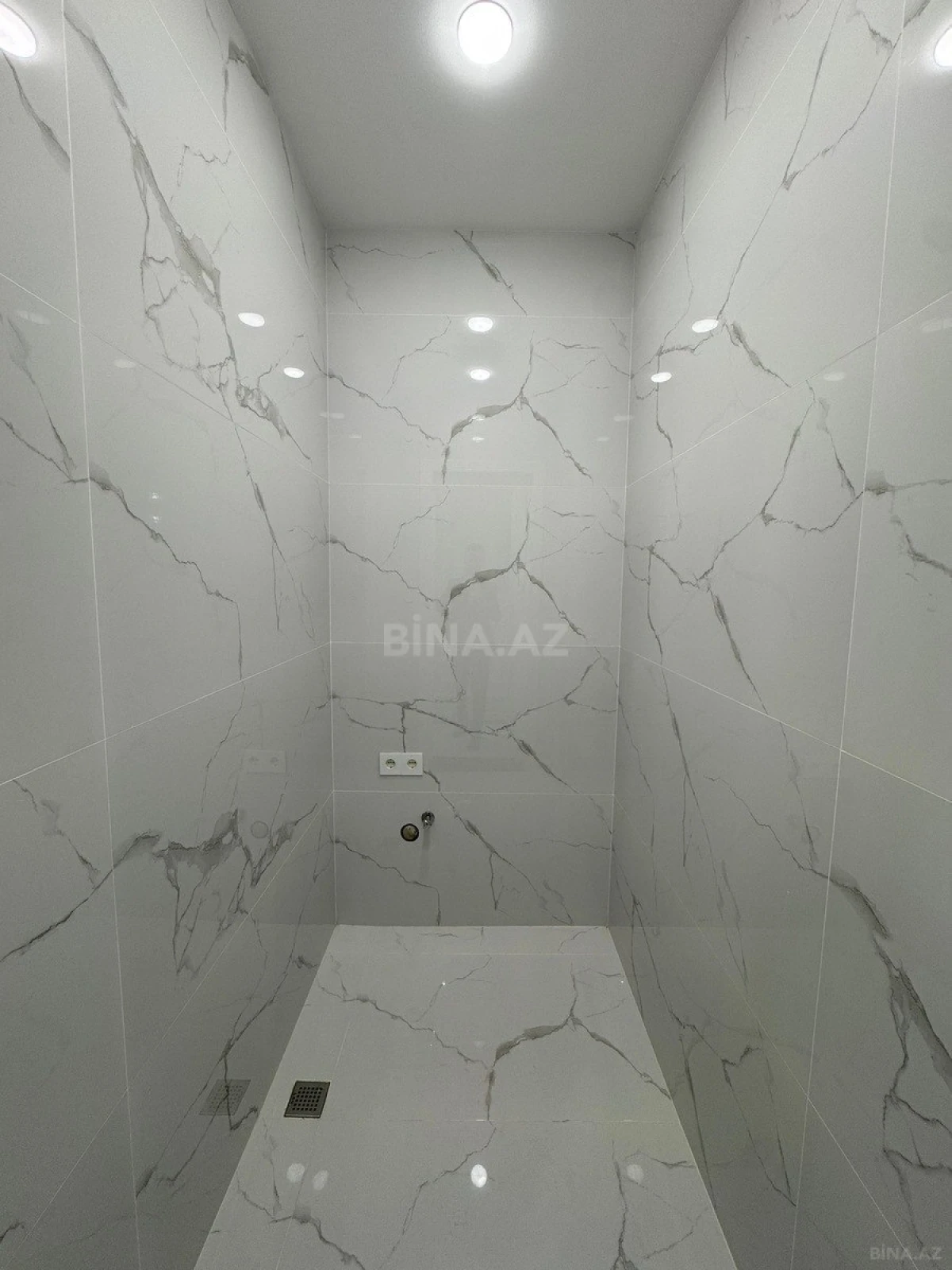 Satılır 3 otaqlı mənzil 104 m²