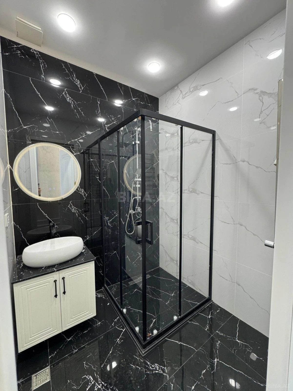 Satılır 3 otaqlı mənzil 104 m²