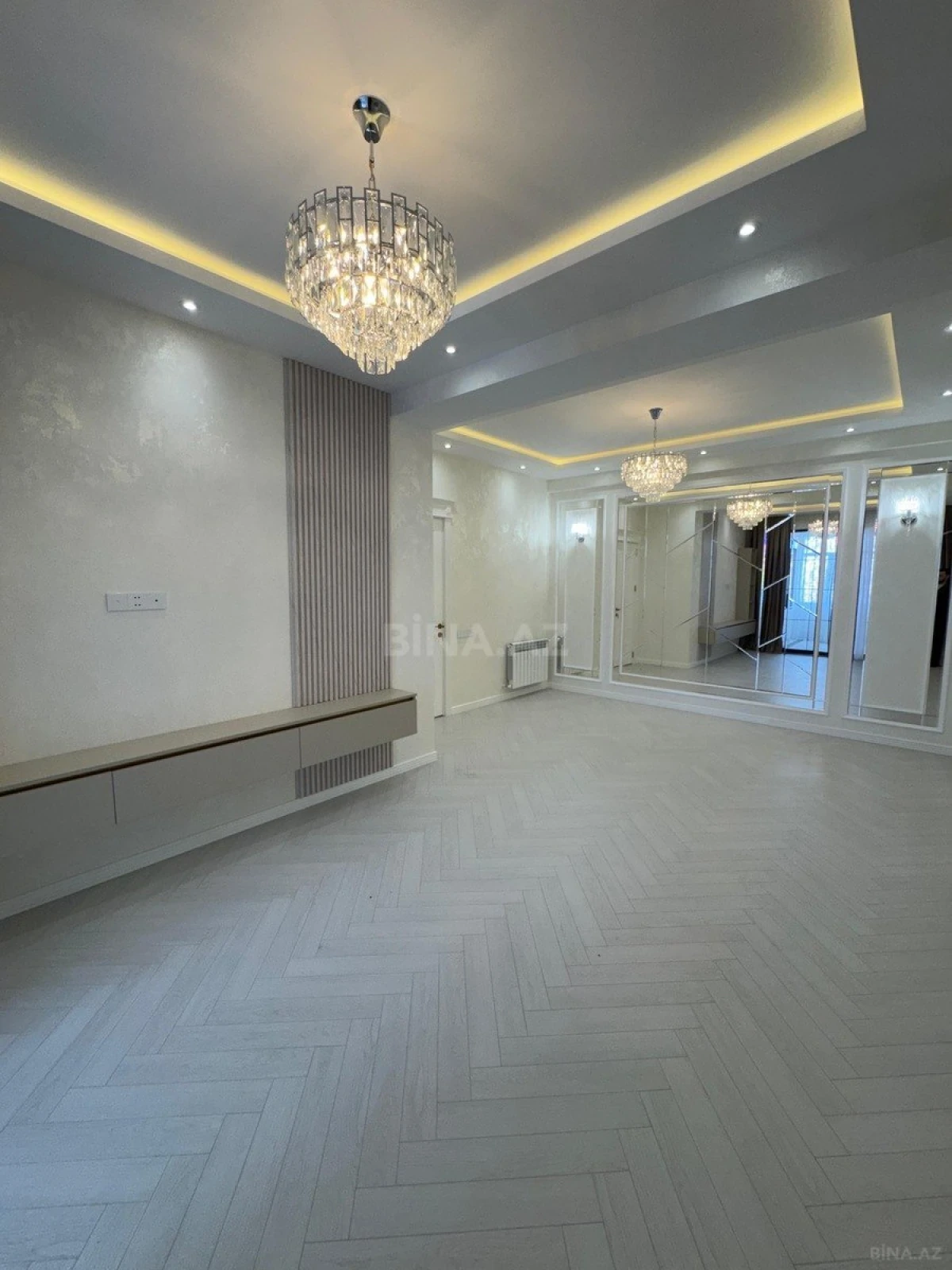 Satılır 3 otaqlı mənzil 104 m²