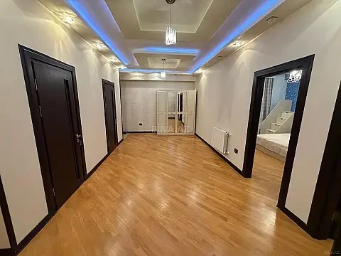 Kirayə verilir 3 otaqlı mənzil 127 m²