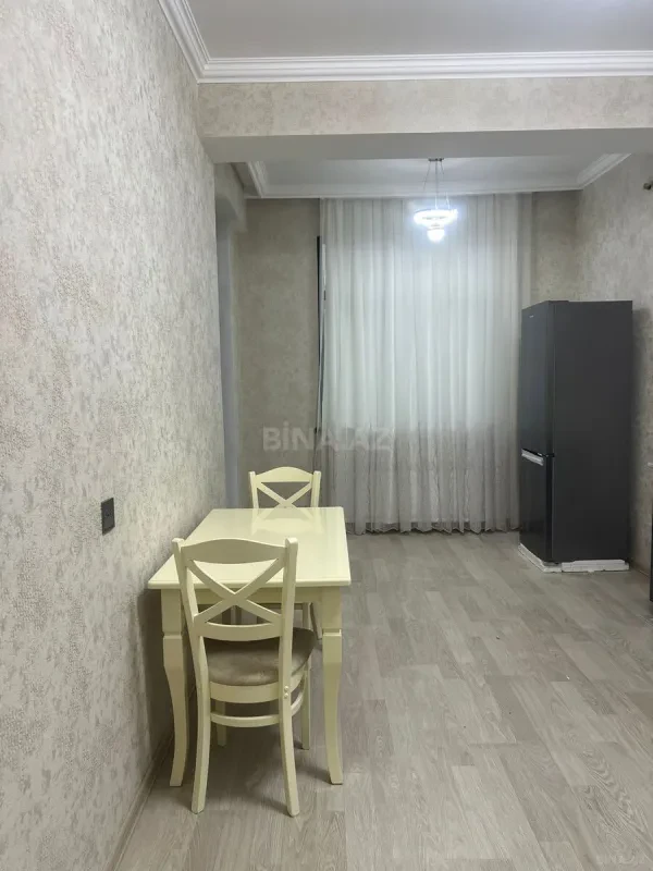 Kirayə verilir 2 otaqlı mənzil 110 m²