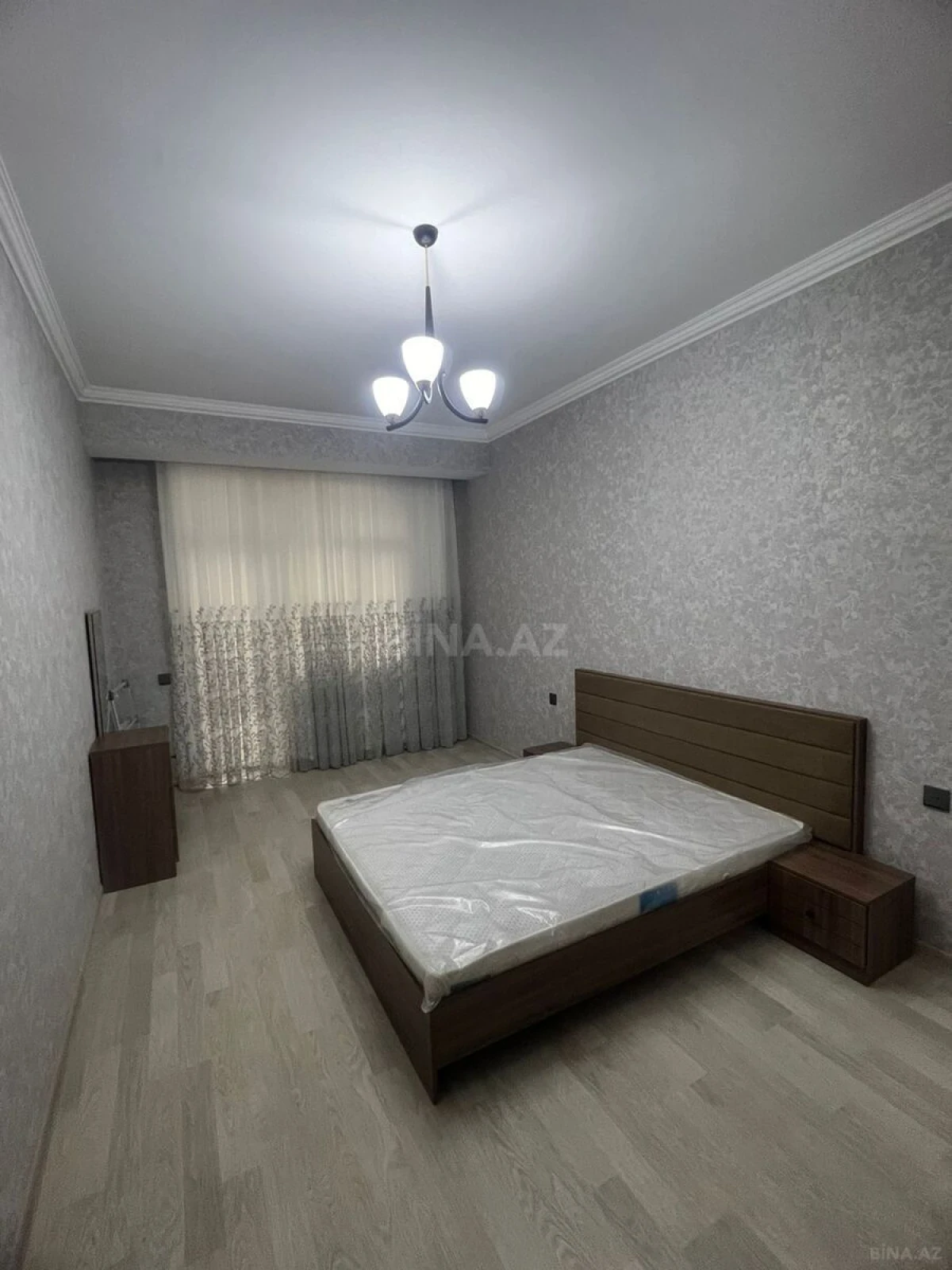 Kirayə verilir 2 otaqlı mənzil 110 m²