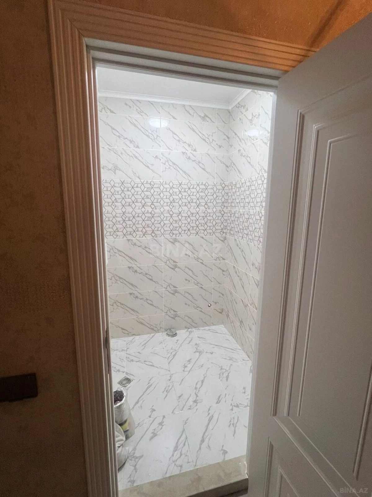 Kirayə verilir 2 otaqlı mənzil 110 m²