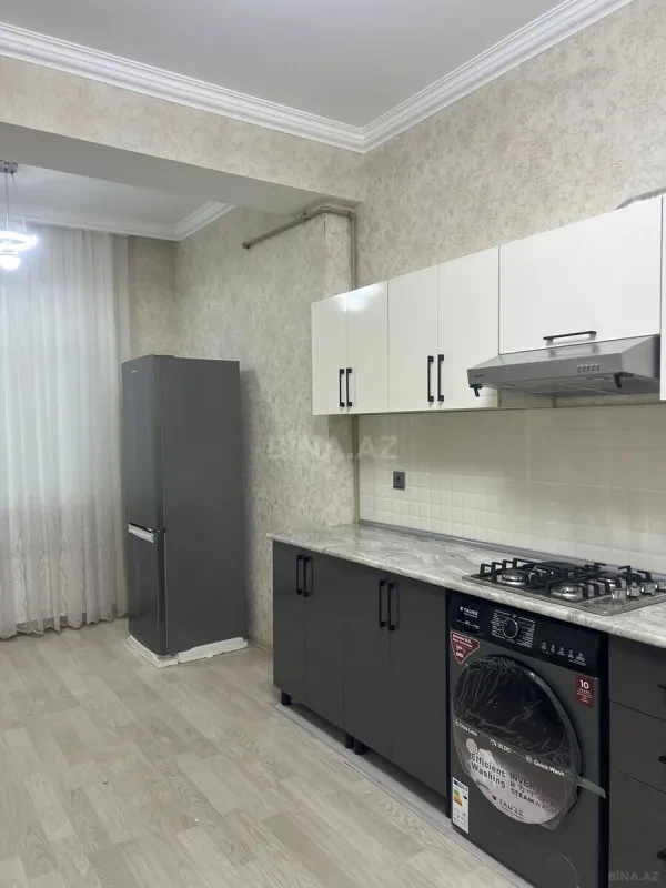 Kirayə verilir 2 otaqlı mənzil 110 m²