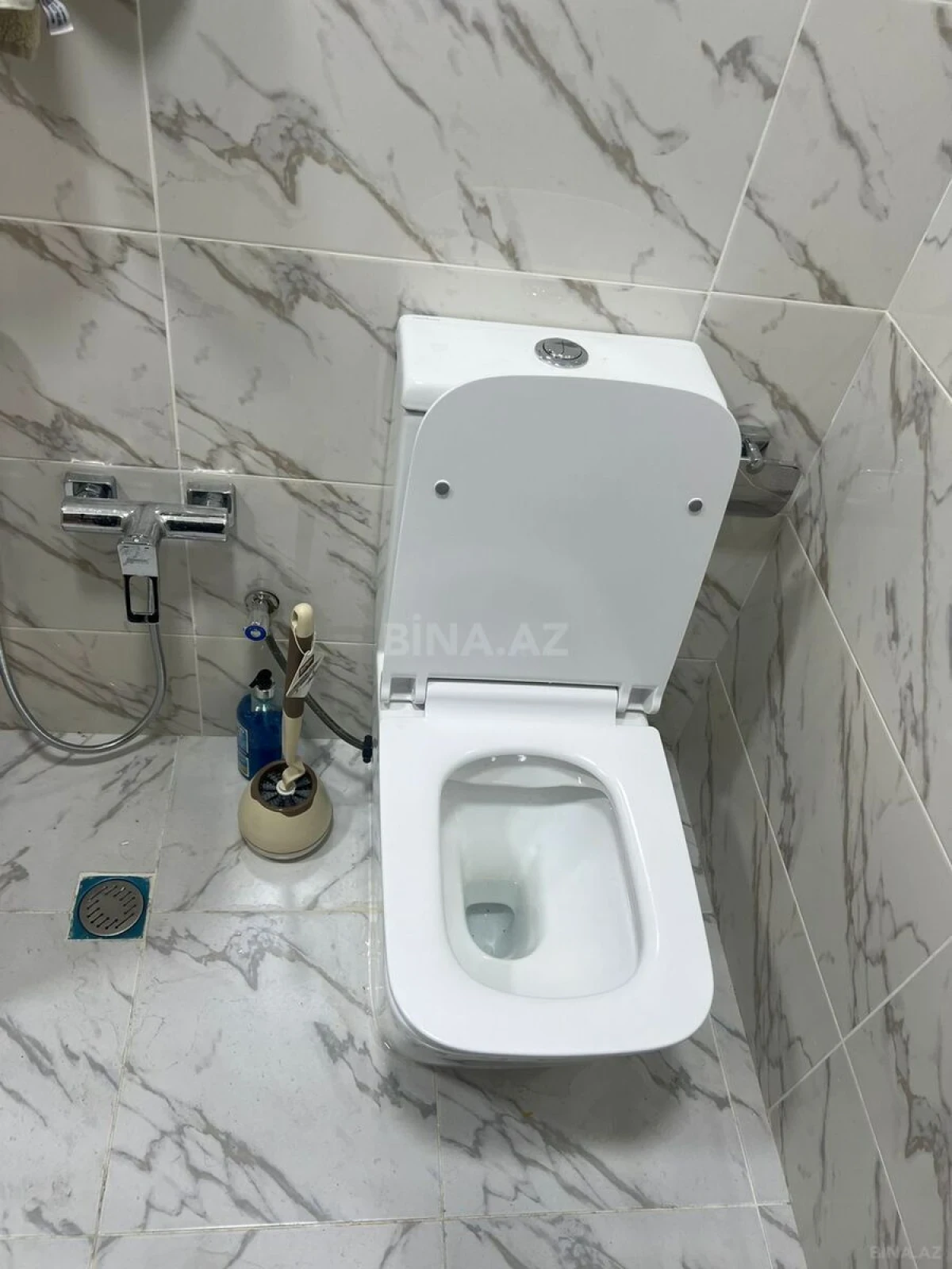 Kirayə verilir 2 otaqlı mənzil 110 m²