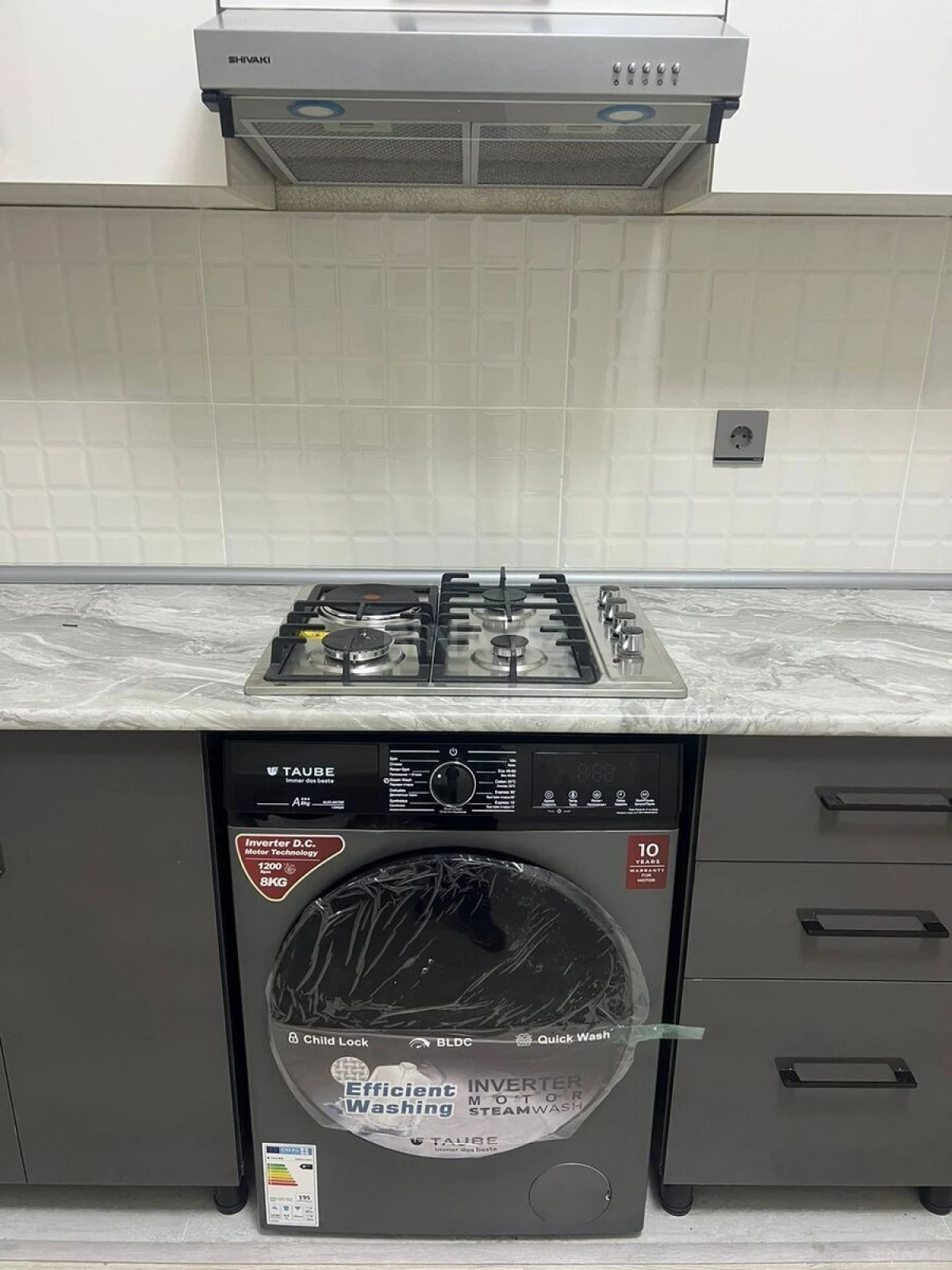 Kirayə verilir 2 otaqlı mənzil 110 m²