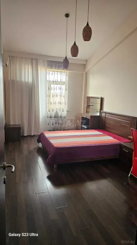 Kirayə verilir 4 otaqlı mənzil 136 m²