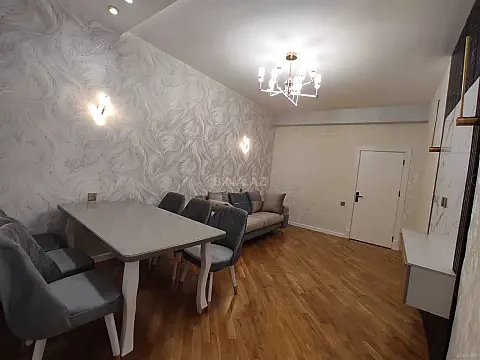 Satılır 2 otaqlı mənzil 88 m²