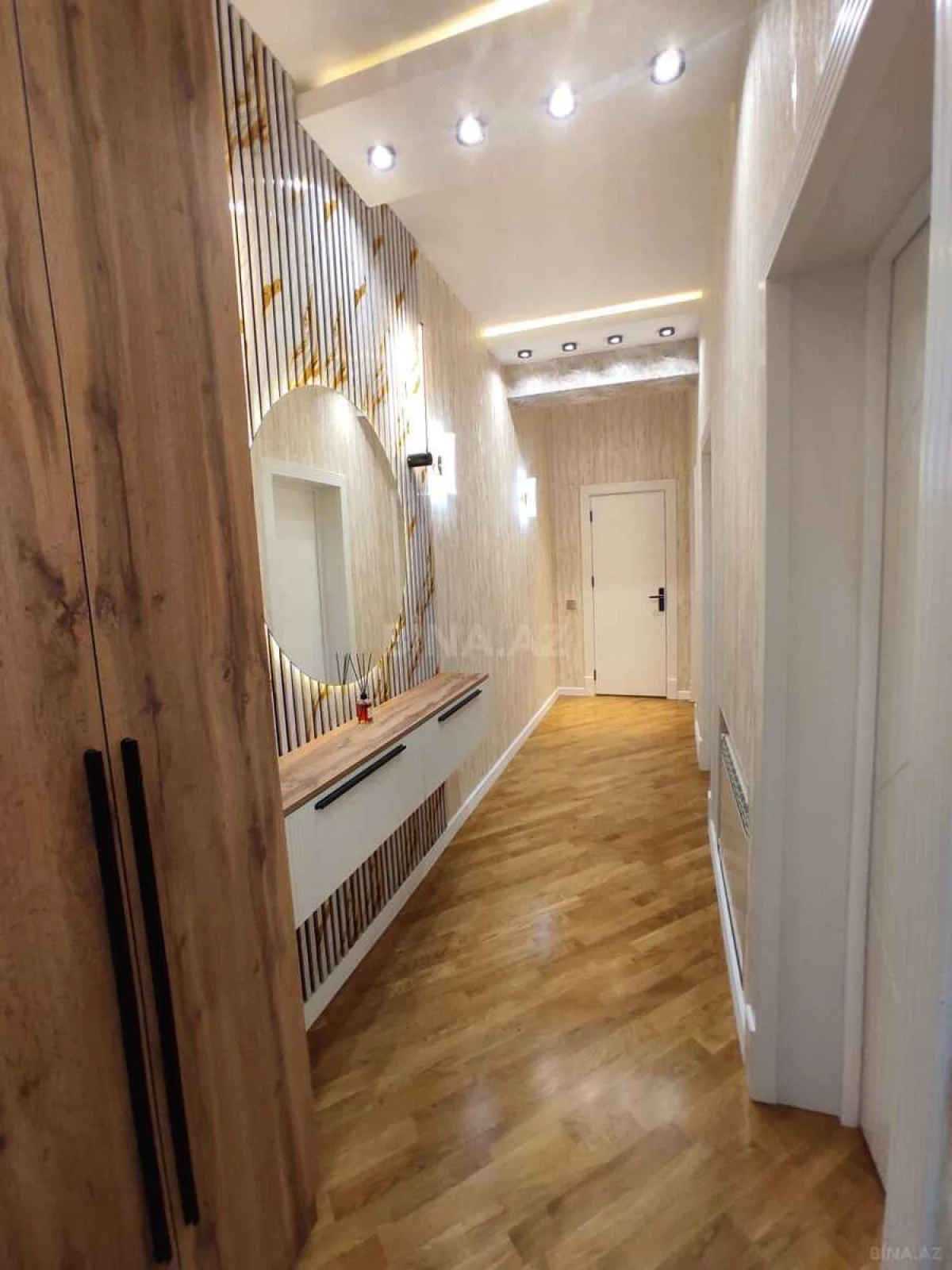 Satılır 2 otaqlı mənzil 88 m²