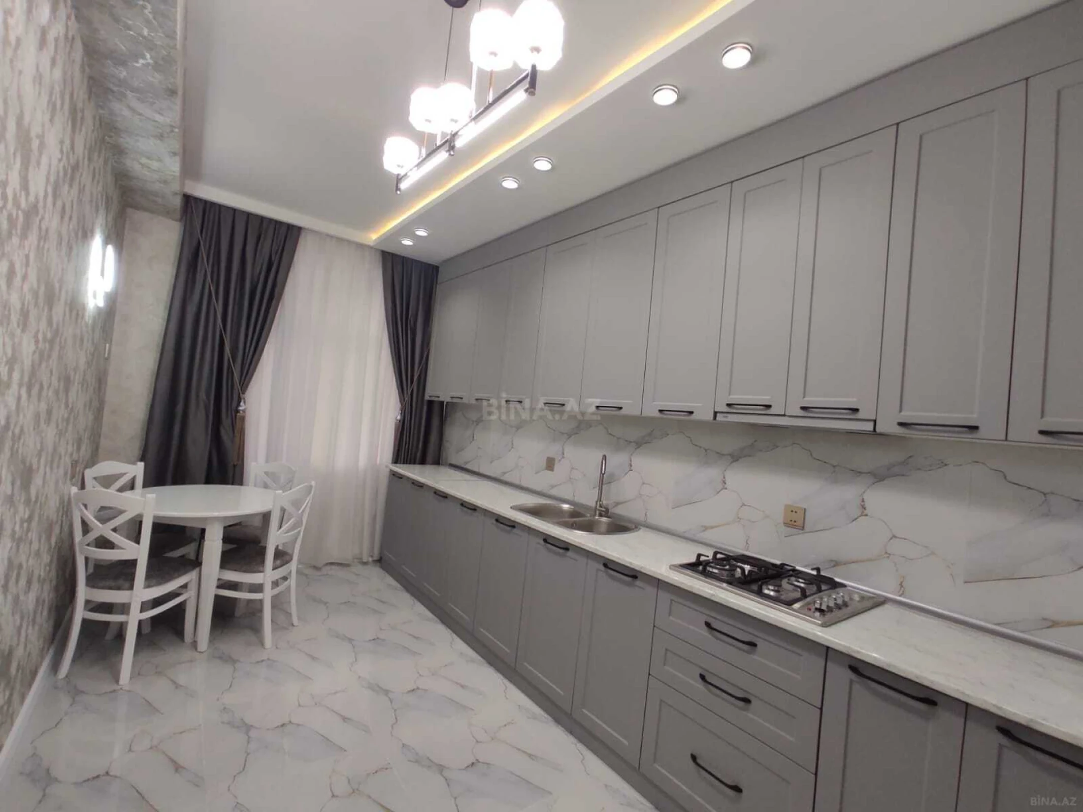 Satılır 2 otaqlı mənzil 88 m²
