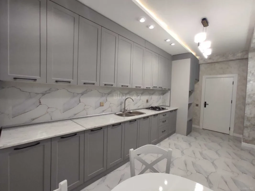 Satılır 2 otaqlı mənzil 88 m²