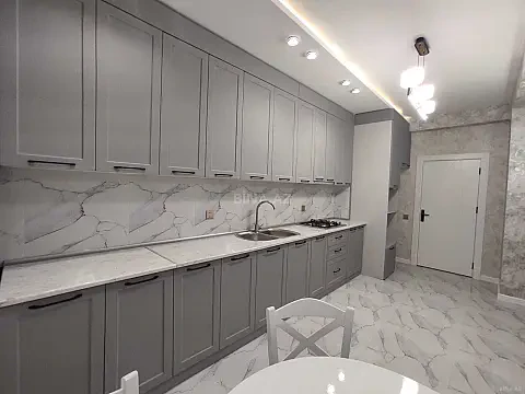 Satılır 2 otaqlı mənzil 88 m²