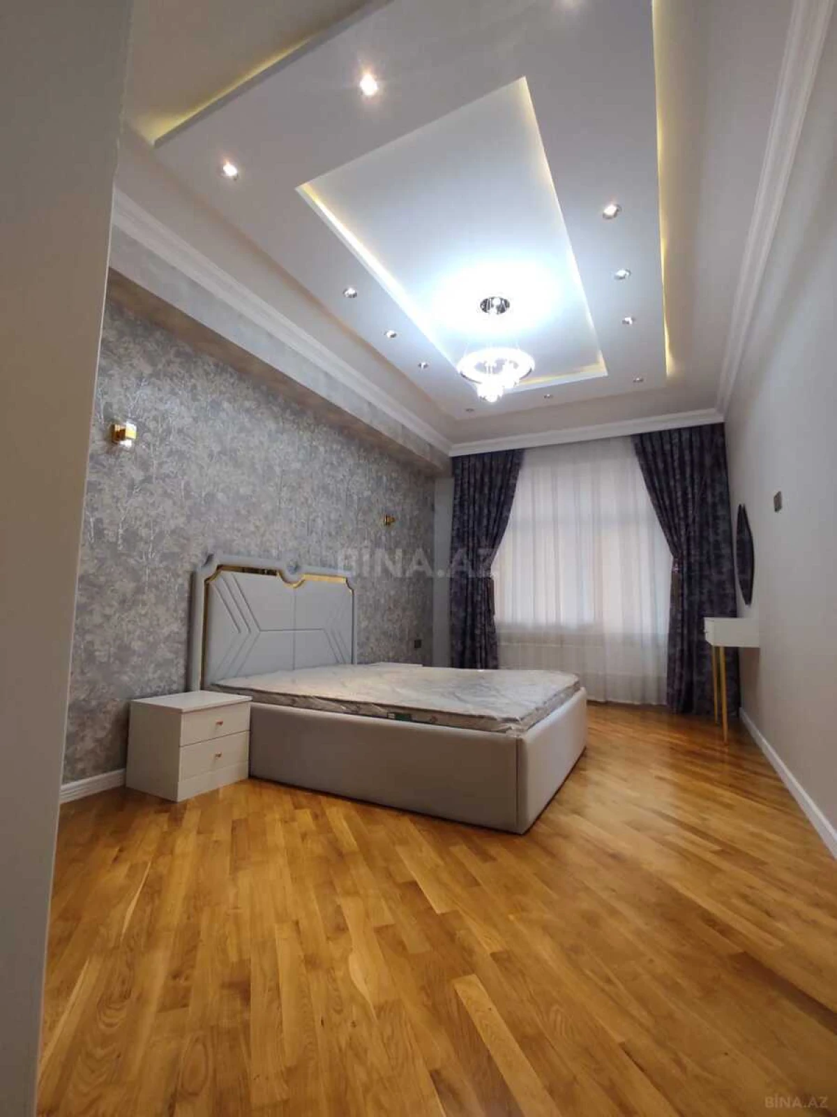 Satılır 2 otaqlı mənzil 88 m²