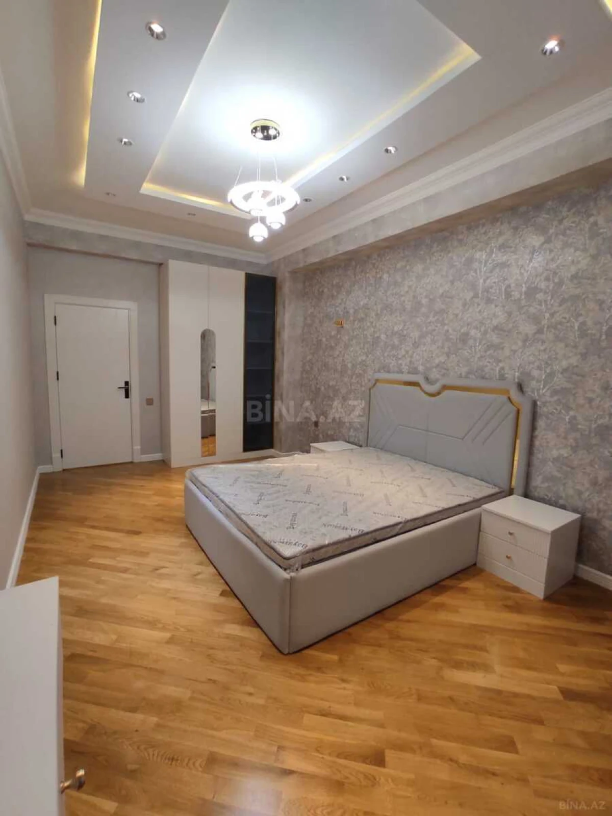 Satılır 2 otaqlı mənzil 88 m²