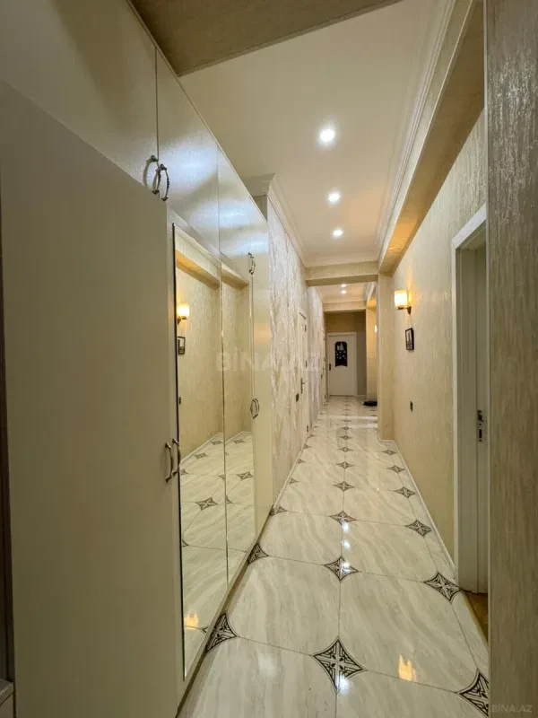 Satılır 3 otaqlı mənzil 105 m²