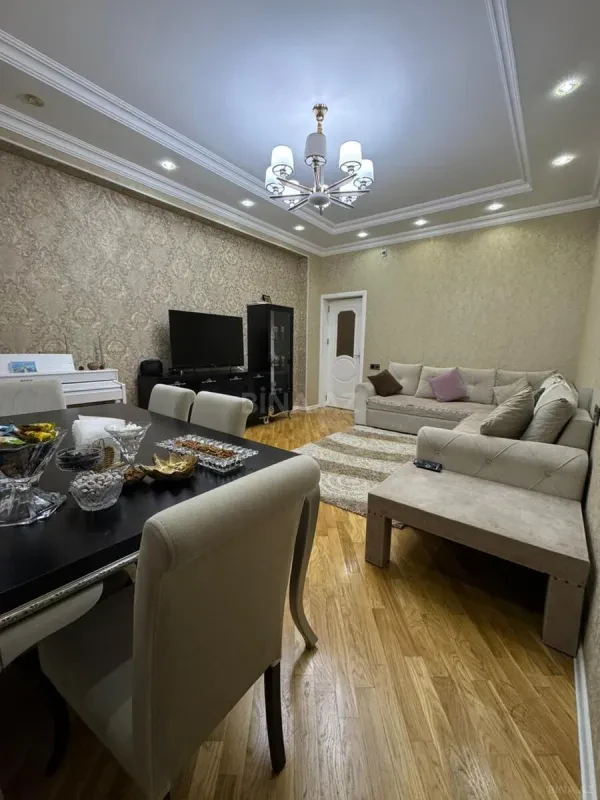 Satılır 3 otaqlı mənzil 105 m²