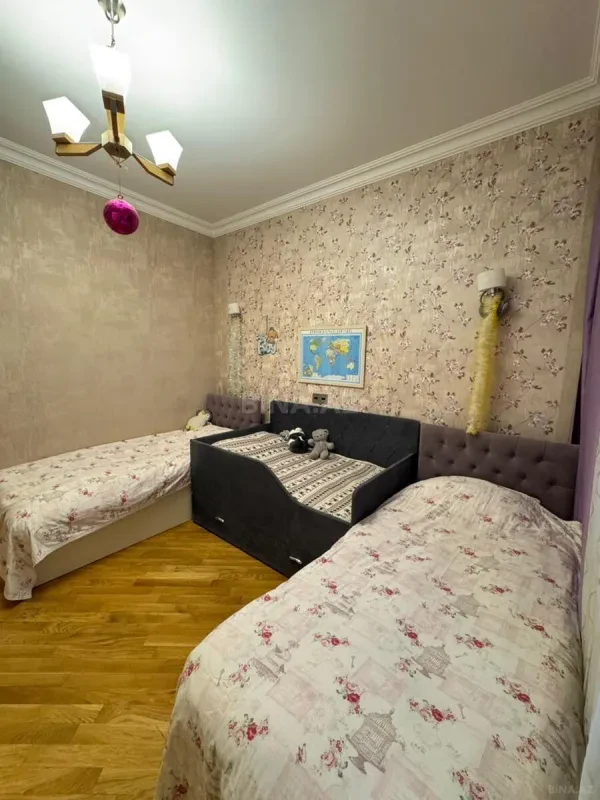 Satılır 3 otaqlı mənzil 105 m²