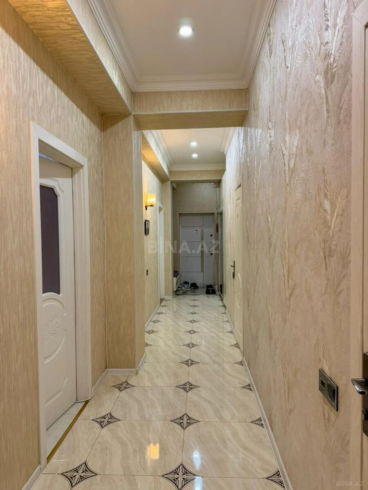 Satılır 3 otaqlı mənzil 105 m²