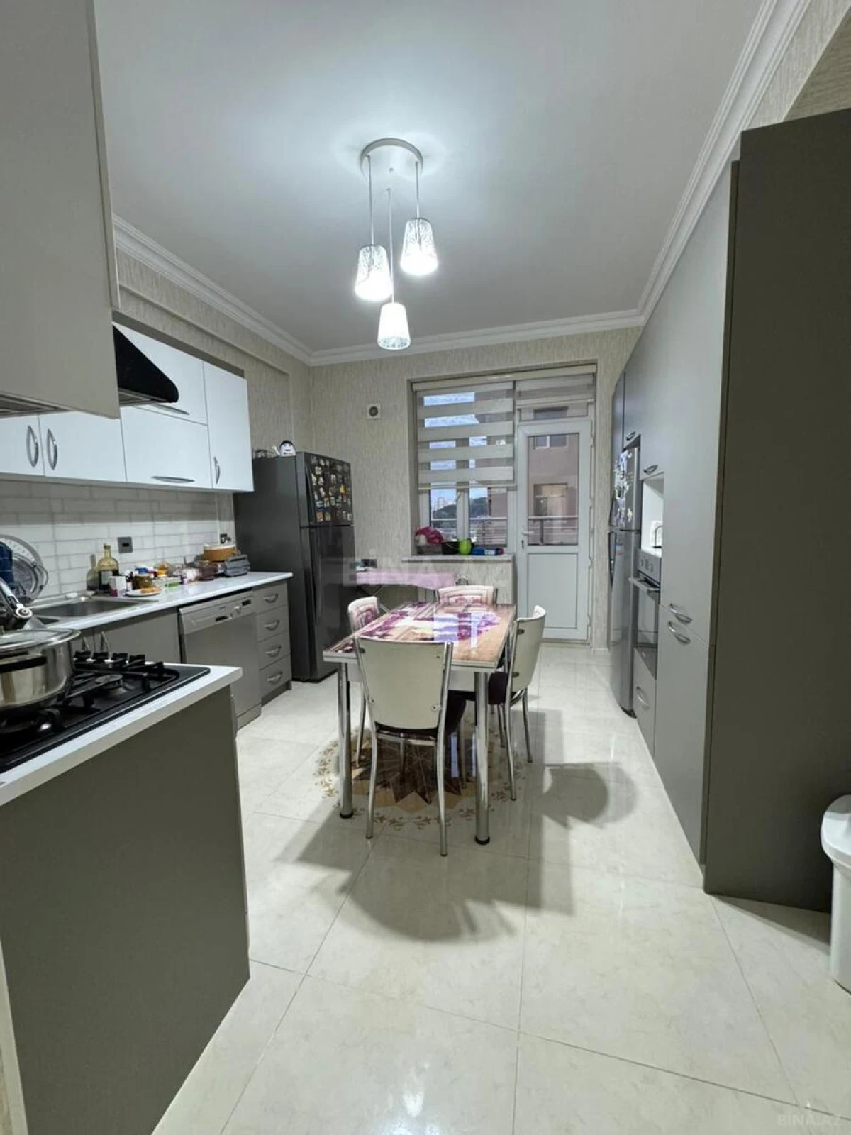 Satılır 3 otaqlı mənzil 105 m²