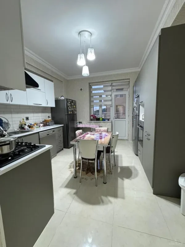 Satılır 3 otaqlı mənzil 105 m²