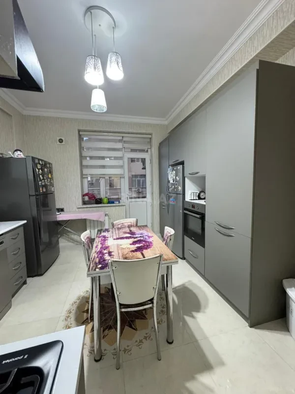 Satılır 3 otaqlı mənzil 105 m²
