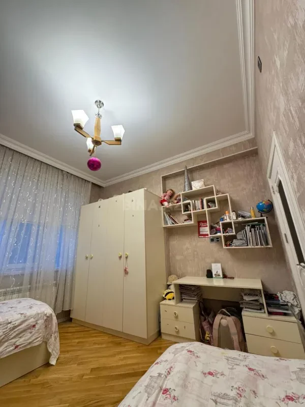 Satılır 3 otaqlı mənzil 105 m²
