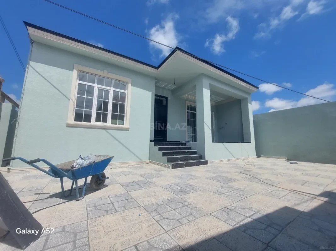 Satılır 3 otaqlı həyət evi 100 m²
