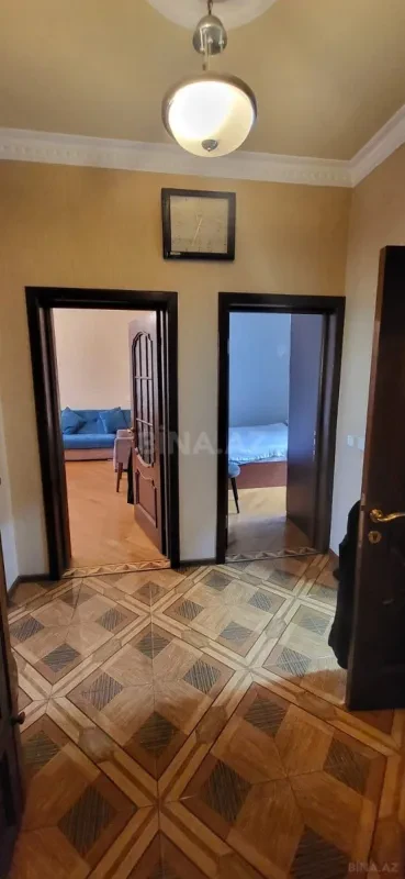 Kirayə verilir 2 otaqlı mənzil 70 m²