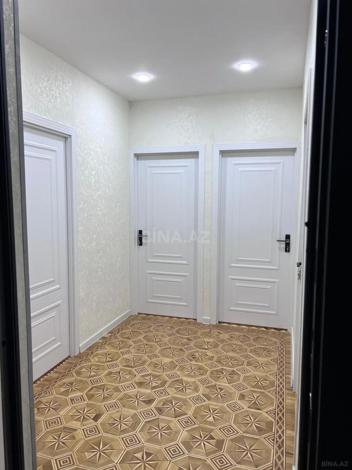 Satılır 4 otaqlı mənzil 100 m²