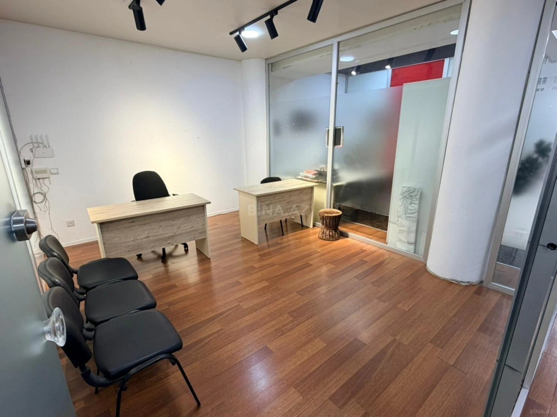 Kirayə verilir 1 otaqlı ofis 17 m²
