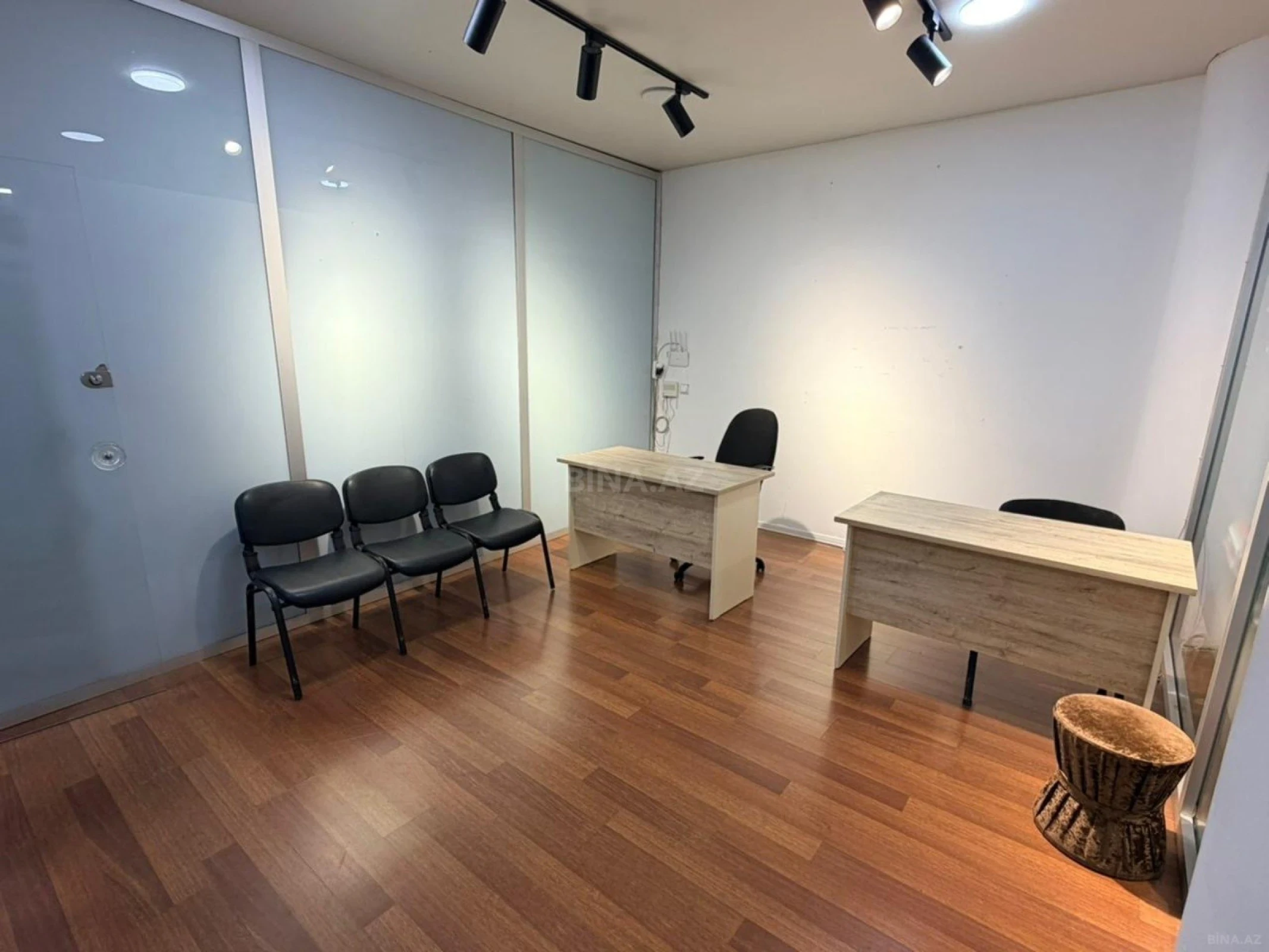 Kirayə verilir 1 otaqlı ofis 17 m²