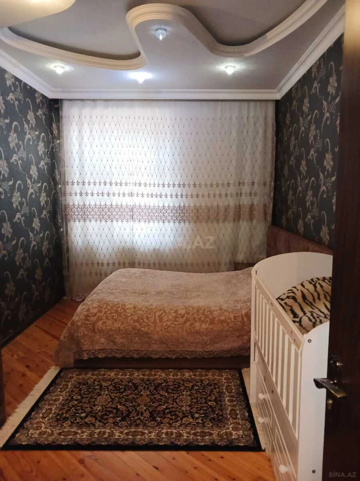 Satılır 3 otaqlı mənzil 132 m²