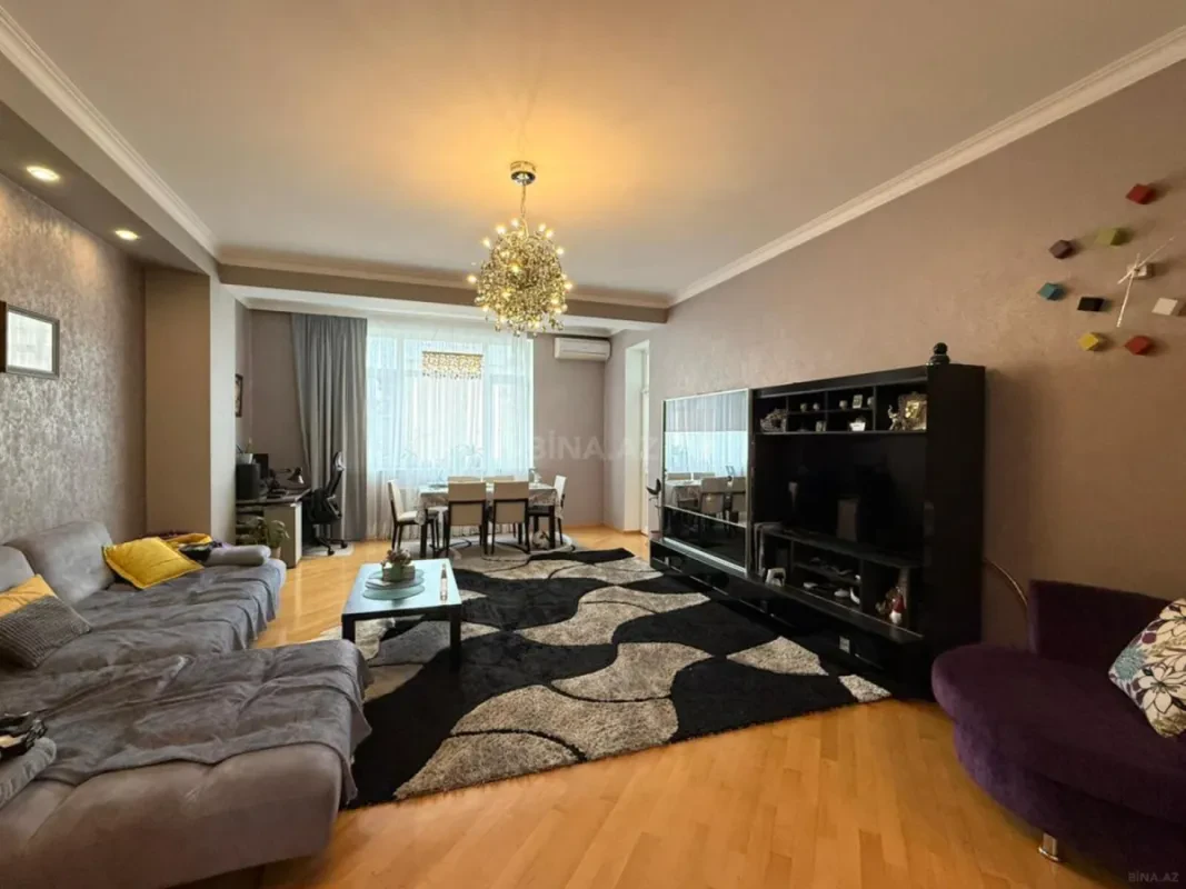 Satılır 3 otaqlı mənzil 150 m²
