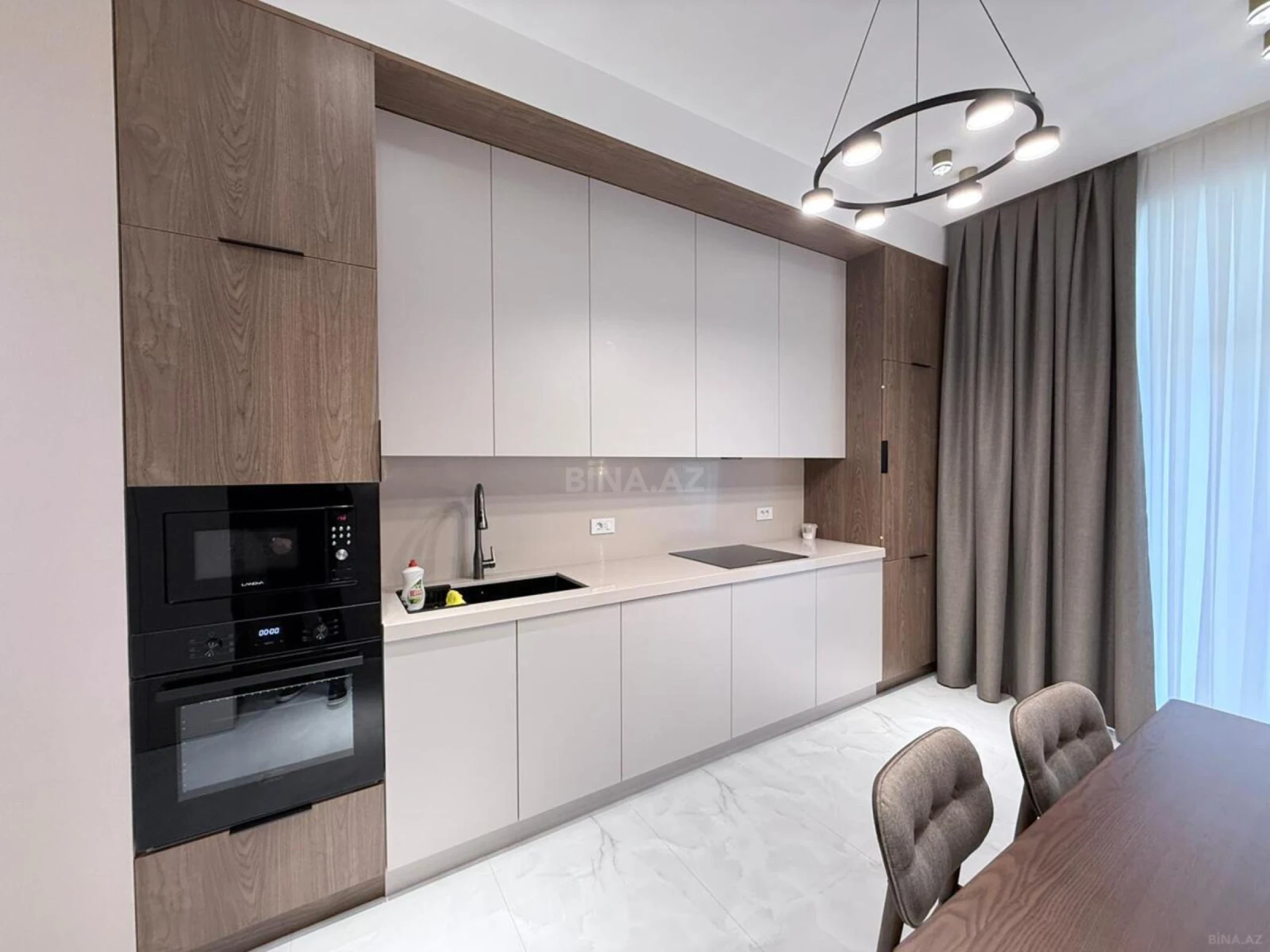 Kirayə verilir 3 otaqlı mənzil 127 m²