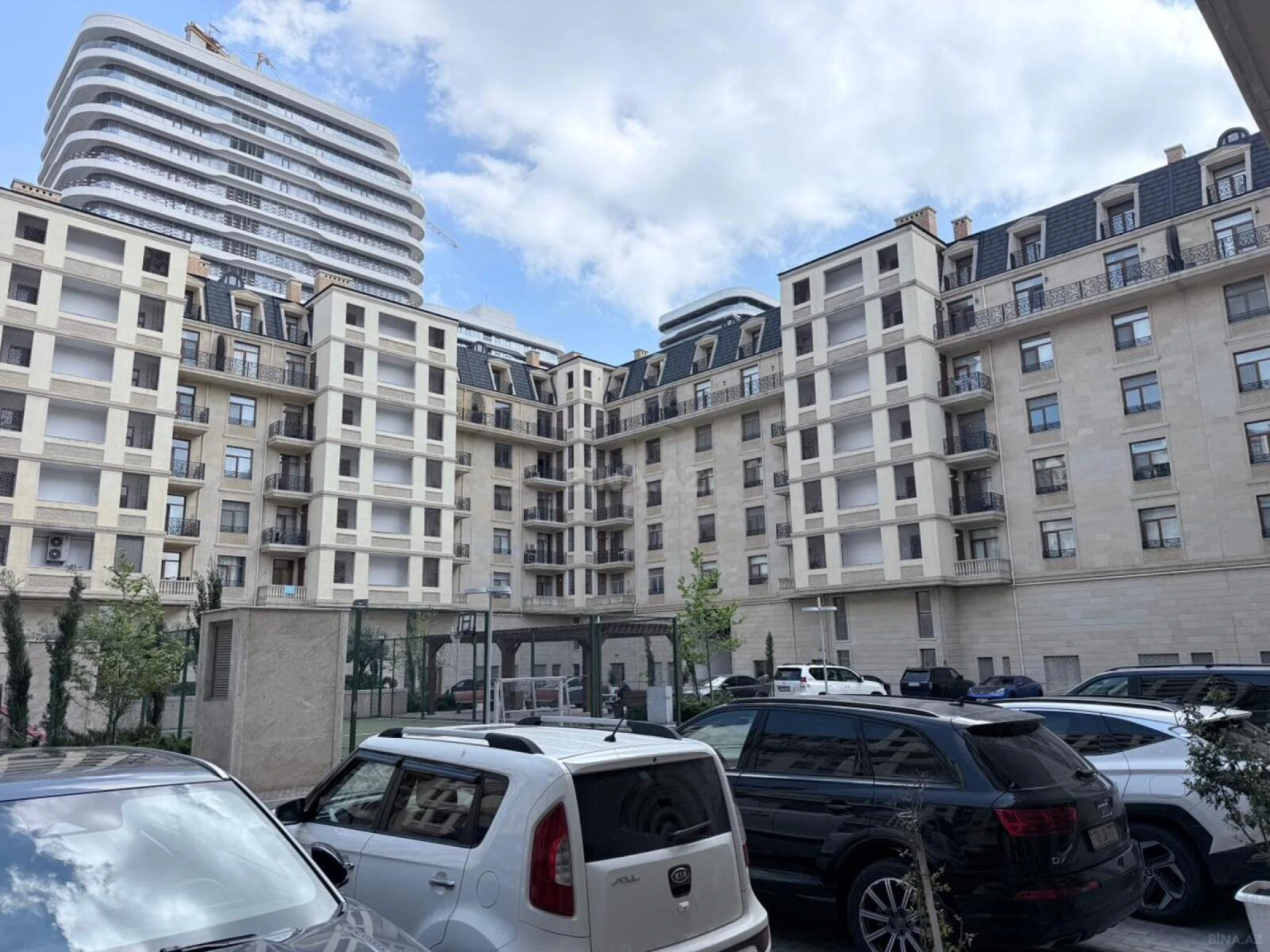 Kirayə verilir 3 otaqlı mənzil 127 m²