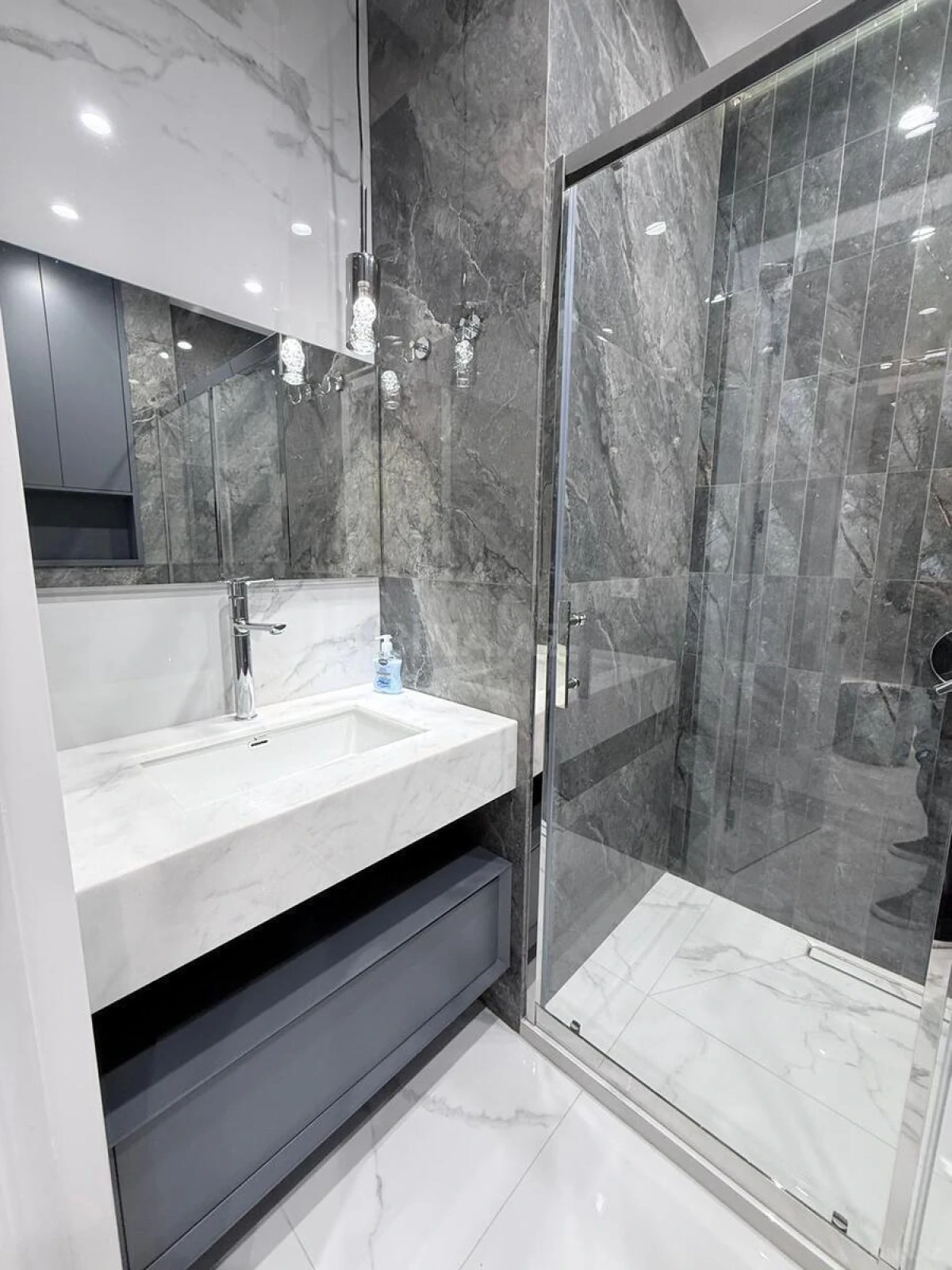 Kirayə verilir 3 otaqlı mənzil 127 m²